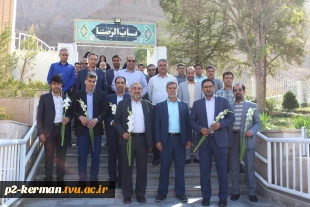 حضور کارکنان دانشکده شهید د ادبین بر مرقد سردار دلها و تجدید بیعت با آرمانهای شهدا 5